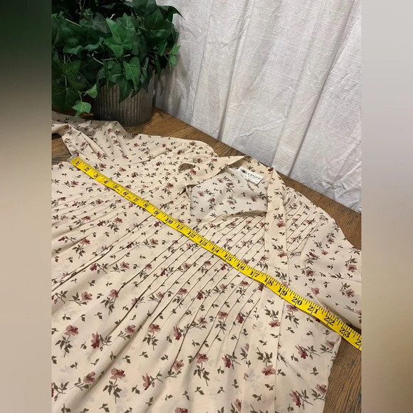 ONZE MONTRÉAL floral pattern cream blouse size XL - Picture 6 of 11